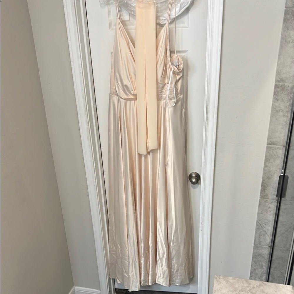 Elegant Cream Wedding Dress